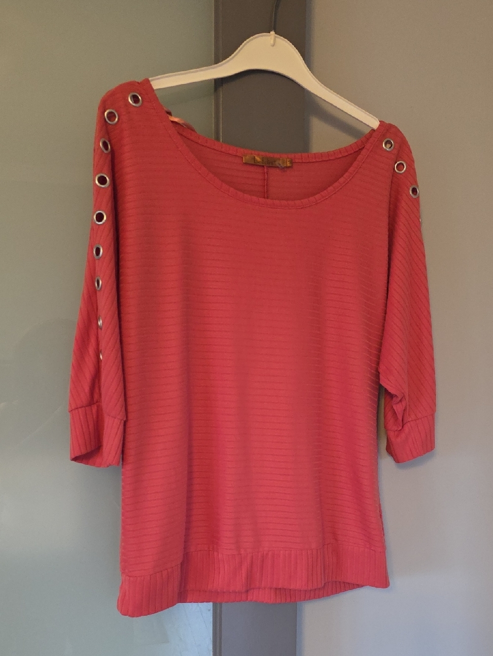 Belldini Size S Blouse With 3/4 Sleeves With Circle Detail